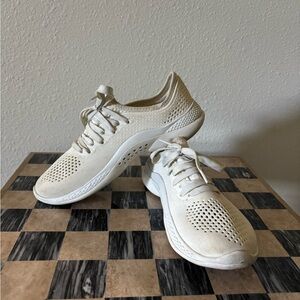 Crocs LiteRide Sneakers Women’s Size 7 Cream Lace Up Comfort Walking Shoes